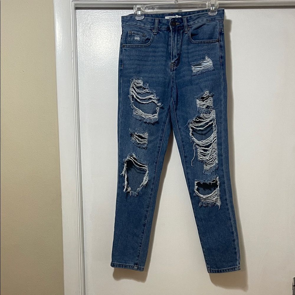 Forever 21 Ripped Blue Ankle Jeans size 25